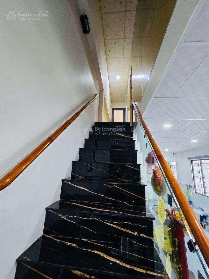 Bán nhà lô góc 2 mặt hẻm khu tân định, quận 1 kề chùa  3 tầng, dt 50m², 5pn, giá đáy 7.95 tỷ