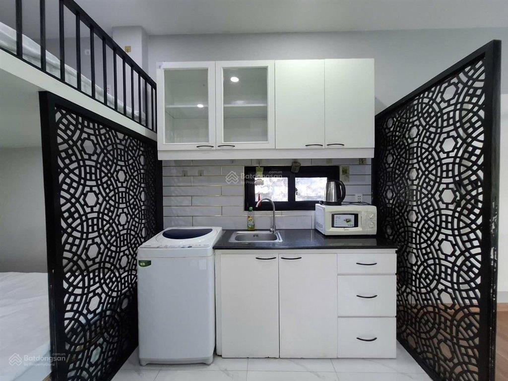 Bán chdv quận 1 sát mặt tiền, lô góc 4 tầng, nở hậu, full nội thất, dòng tiền 32 tr/tháng, 8.1 tỷ
