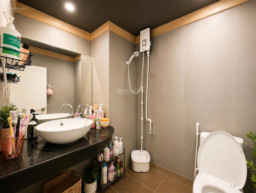Bán nhà hẻm ô tô lê thánh tôn quận 1 4 tầng, 42.4m², dòng tiền 470tr/năm, tiện cho thuê kinh doanh