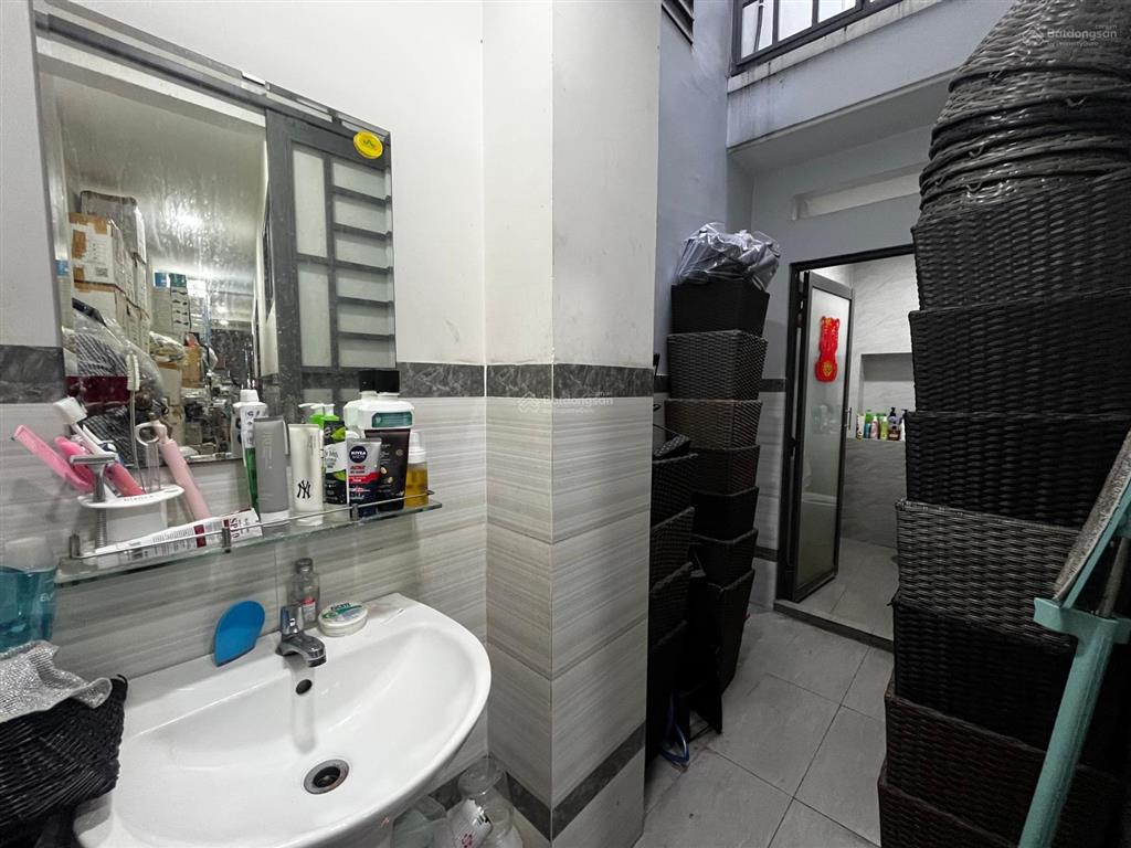 Bán nhà nguyễn trãi quận 1, gần trần hưng đạo  cách hẻm xe hơi 20m, nở hậu, tiện ở ngay  giá 10tỷ