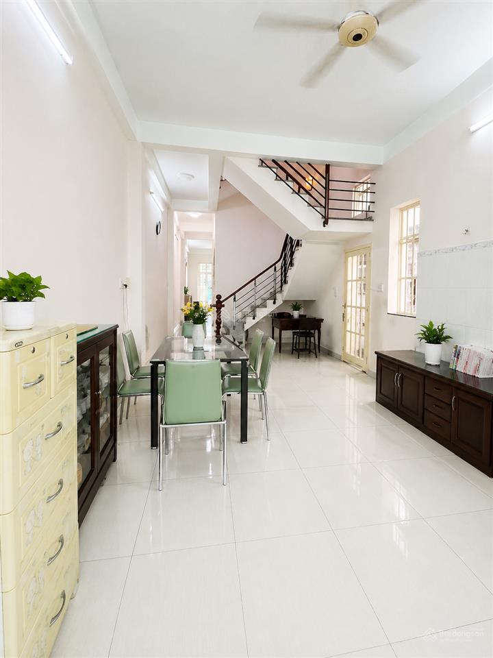 Nhà hẻm xe hơi lê thị riêng, quận 1, gần chợ bến thành, gần 100m², nở hậu, thang máy, ~267tr/m²