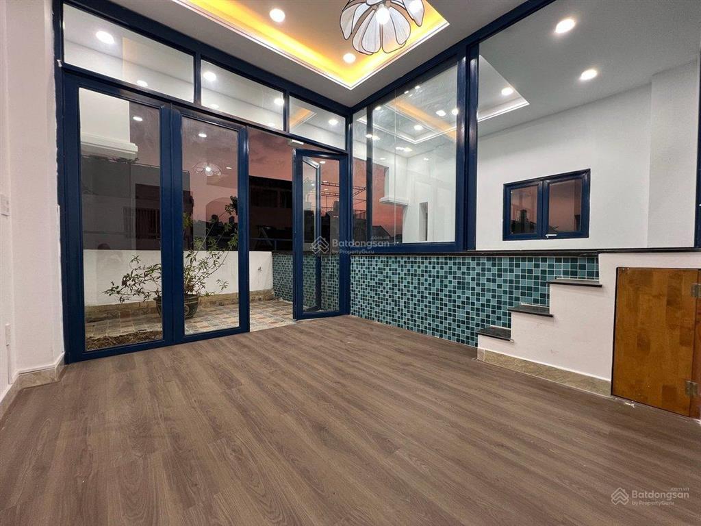 Nhà mặt tiền quận phú nhuận, 6m x 13m, 5 tầng mới xây, nội thất xịn, thang máy, hồ bơi, chỉ 16,9 tỷ