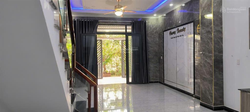 Bán nhà riêng 1 trệt 1 lầu mới đẹp sát kcn phúc long, bến lức  sổ hồng riêng  1,55 tỷ  3pn, 2wc