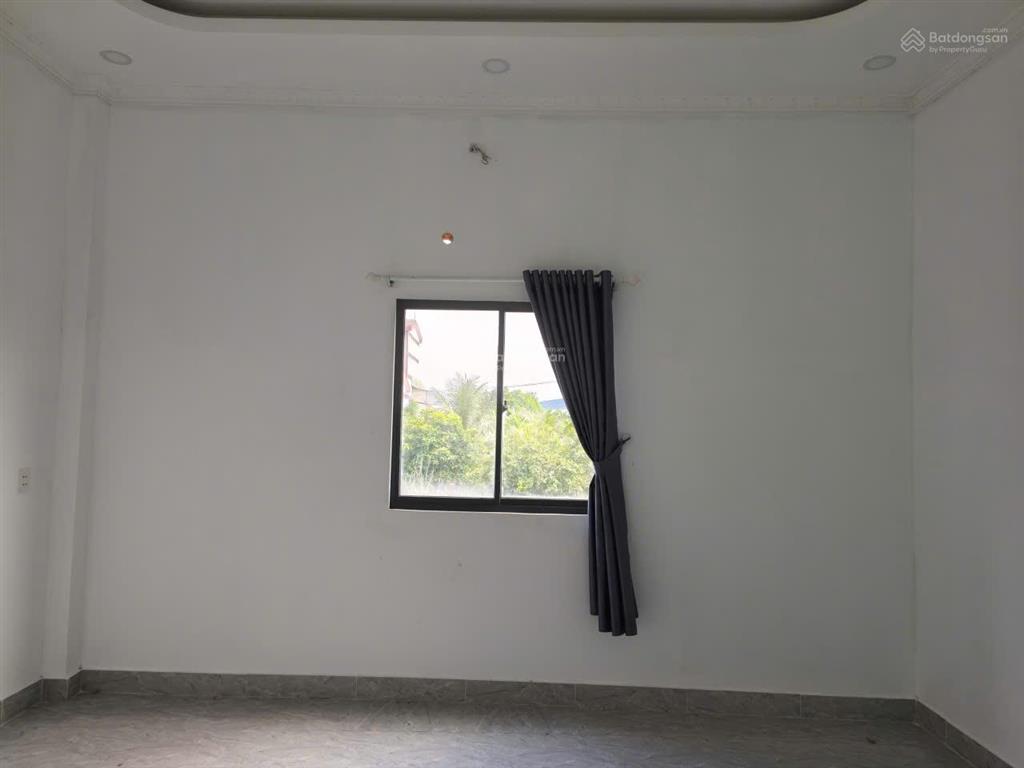 Bán nhà riêng 1 trệt 1 lầu mới đẹp sát kcn phúc long, bến lức  sổ hồng riêng  1,55 tỷ  3pn, 2wc