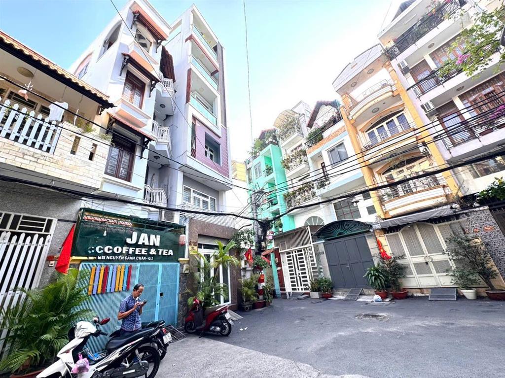 Bán nhà 5 tầng ngay bộ công an hxh 8m đ.nuyễn trãi, q.1khu vip cán bộ nhà nước dân trí thức cao