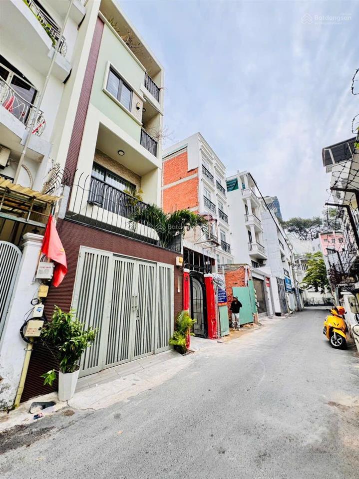 Hiếm bán nhà 5 tầng mặt tiền huyền quang, q.1 căn góc 3 mt đẹp thoáng dt 4m*16 sh vuông vức