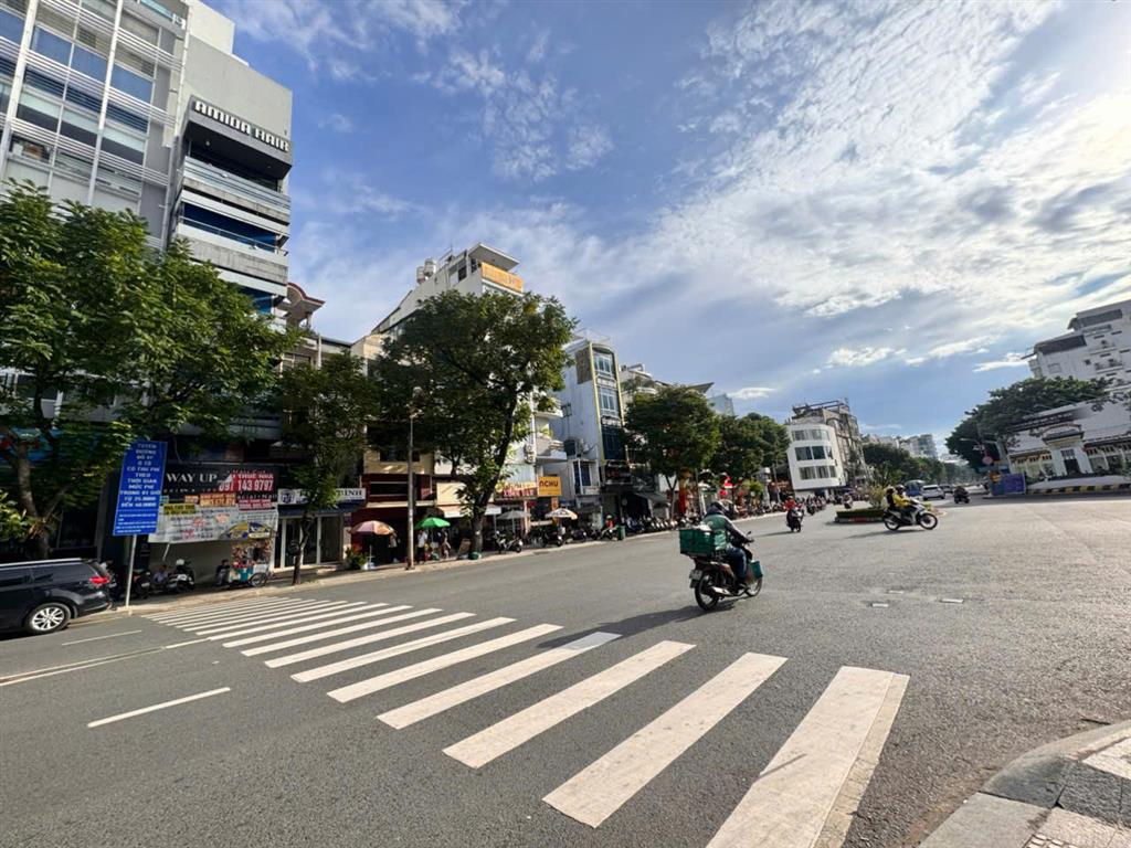 BÁN TÒA NHÀ 7 TẦNG CÓ HẦM - MẶT TIỀN KD SỐ 55 ĐƯỜNG NGUYỄN CƯ TRINH, QUẬN 1 - CHÀO CHỈ