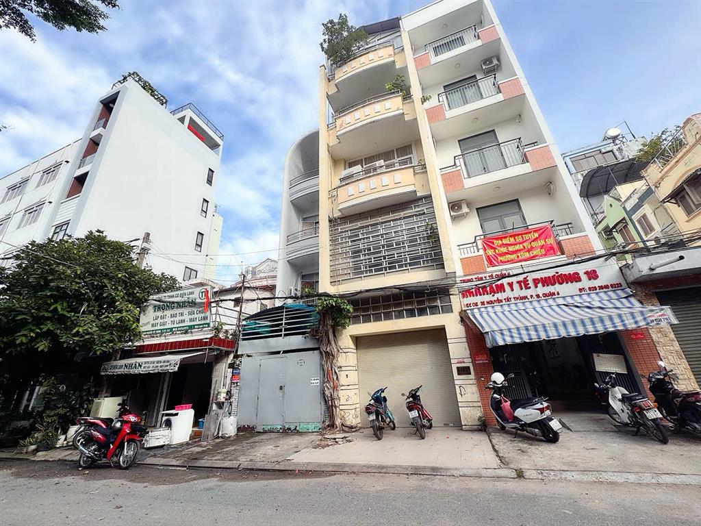 BÁN NHÀ MẶT TIỀN 10M CÓ VỈA HÈ Đ.NGUYỄN TẤT THÀNH, QUẬN 4 - NGANG 4M*20M VUÔNG ĐẸP FULL