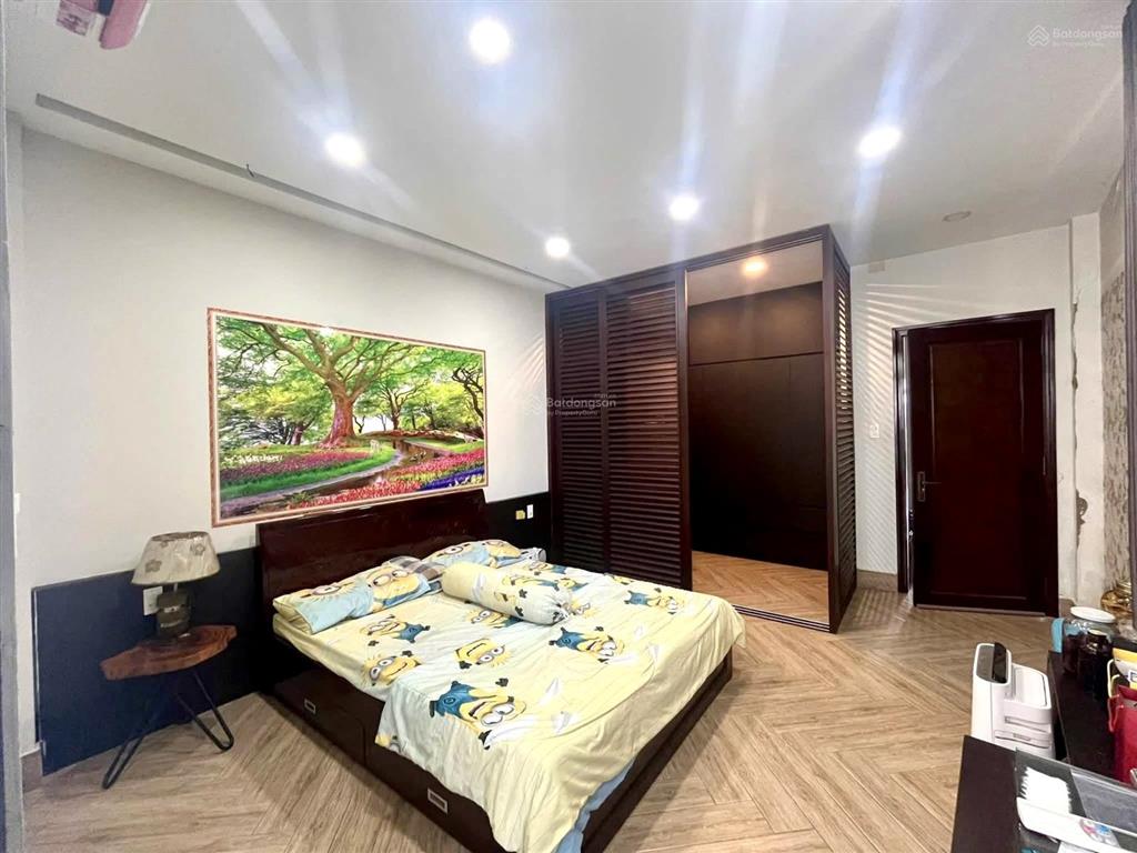 Tân bình bán toà nhà 8 tầng có hầm mặt tiền phạm văn bạch,p.tân sơn dt 7,5m*21m hdt 1,2 tỷ/năm