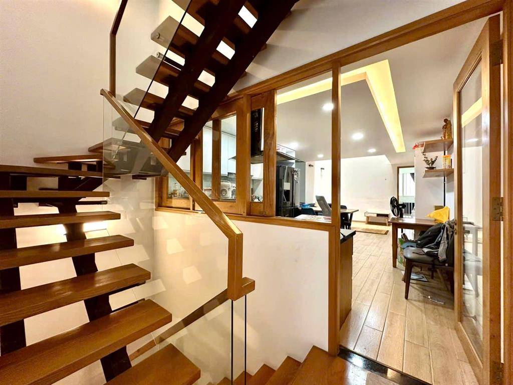 QUẬN 1: CHÍNH CHỦ 0938676685 BÁN NHÀ 5 TẦNG HAI BÀ TRƯNG, P.TÂN ĐỊNH- DT 4,2M*17M VUÔNG