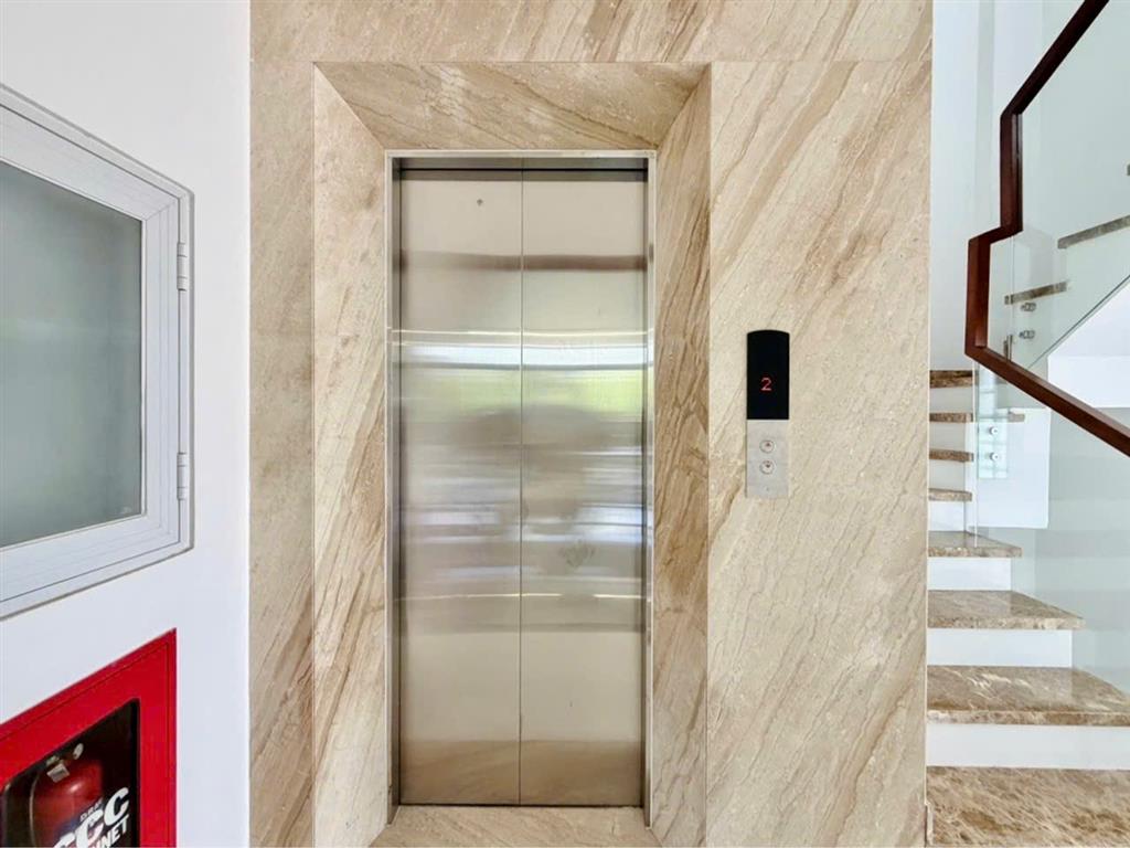 QUẬN 1: BÁN TÒA NHFA 6 TẦNG MẶT TIỀN NGUYỄN VĂN NGUYẼN, P.TÂN ĐỊNH- DT ĐẸP 4,5M*15M- SẴN