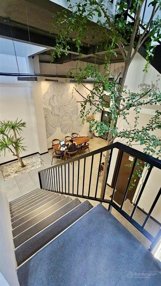 Quận phú nhuận bán nhà 4 tầng căn góc 3 mặt tiền đào duy anh dt 256m2ngang lớn 9m*29m vuông vức