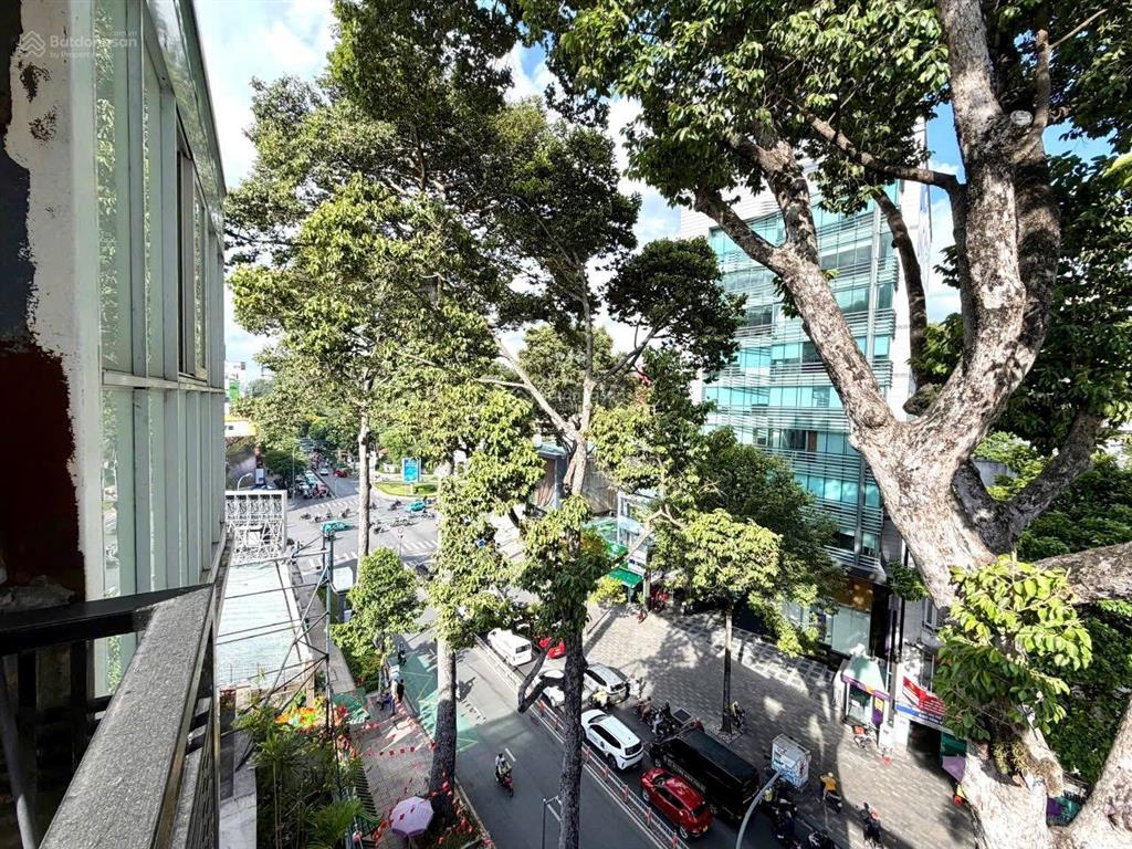 Quận 3 bán toà nhà 7 tầng mặt tiền nguyễn thị minh khai,p.bàn cờdt3,8m*20mngay góc cmt8 siêu đep