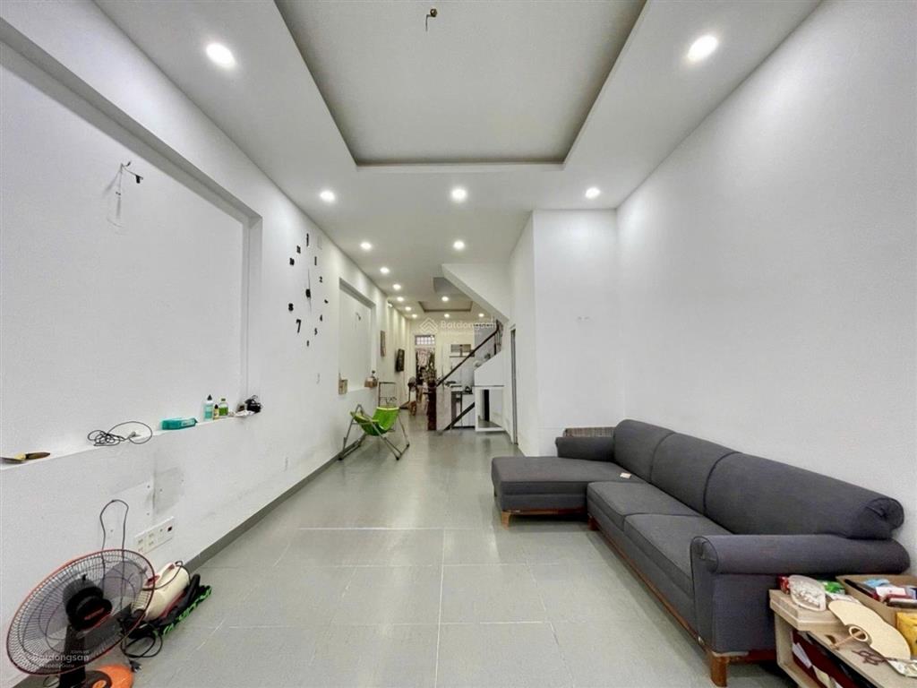 Quận 3 bán nhà 3 tầng mặt tiền đường số khu cư xá đô thành,p.bàn cờdt 108.5m24,1m*27m vuông vức
