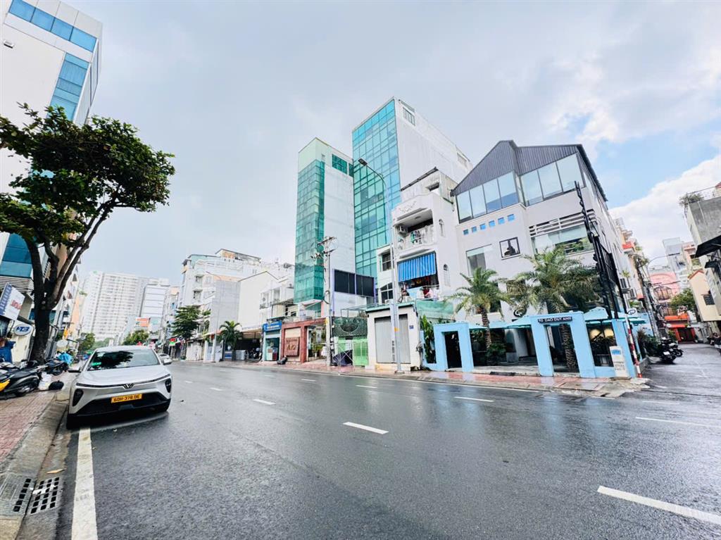 QUẬN PHÚ NHUẬN: CHÍNH CHỦ 0938676685 BÁN NHÀ 3 MẶT TIỀN Đ.ĐÀO DUY ANH, P.ĐỨC NHUẬN- DT