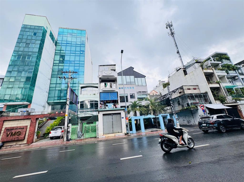 QUẬN PHÚ NHUẬN: CHÍNH CHỦ 0938676685 BÁN NHÀ 3 MẶT TIỀN Đ.ĐÀO DUY ANH, P.ĐỨC NHUẬN- DT