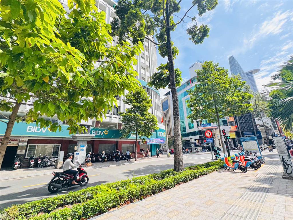 QUẬN 1: BÁN NHÀ 2 TẦNG MẶT TIỀN NGUYỄN CÔNG TRỨ, P.NGUYỄN THÁI BÌNH- 4.5M*22,5M VUÔNG