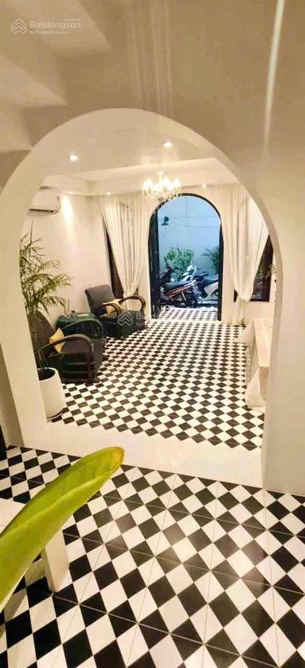 Quận 1 bán nhà 3 tầng mặt tiền huyền quang,p.tân định 4m*18m vuông vức thiết kế homestay đẹp