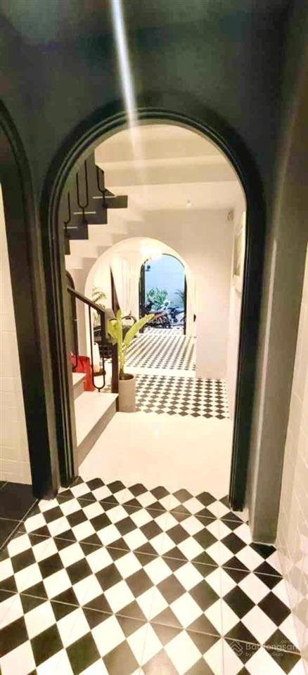 Quận 1 bán nhà 3 tầng mặt tiền huyền quang,p.tân định 4m*18m vuông vức thiết kế homestay đẹp