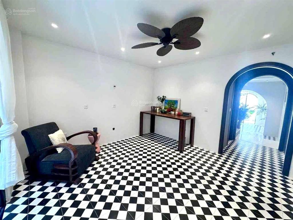 Quận 1 bán nhà 3 tầng mặt tiền huyền quang,p.tân định 4m*18m vuông vức thiết kế homestay đẹp