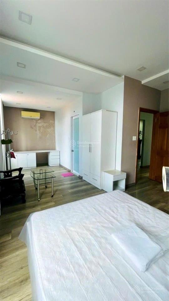 Quận 5 bán biệt thự 4 tầng mặt tiền hxh 8m trần hưng đạogần ngay góc nguyễn văn cừdt 9,1m*20,85m