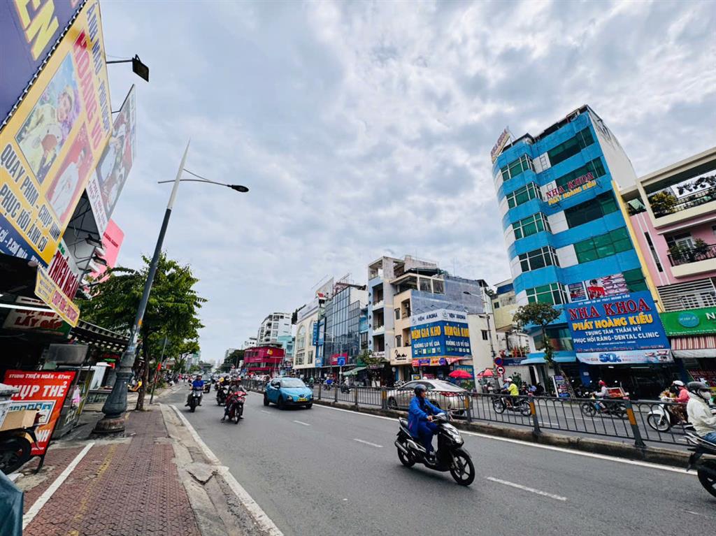 QUẬN 1: CHÍNH CHỦ BÁN TÒA NHÀ 6 TẦNG MẶT TIỀN NGUYẼN VĂN CỪ, P.CẦU ÔNG LÃNH- DT ĐẸP