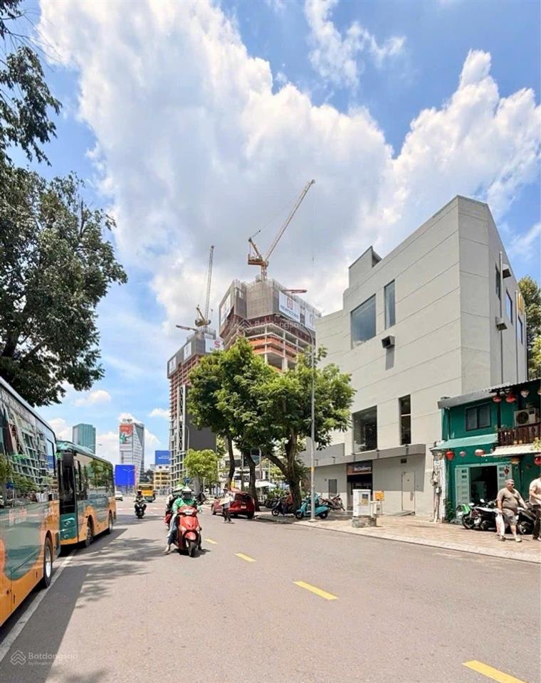 Quận 1 bán nhà 2 tầng mặt tiền phạm ngũ lão, p.bến thành ngang lớn 5,3m*13mview trực diện chợ bt