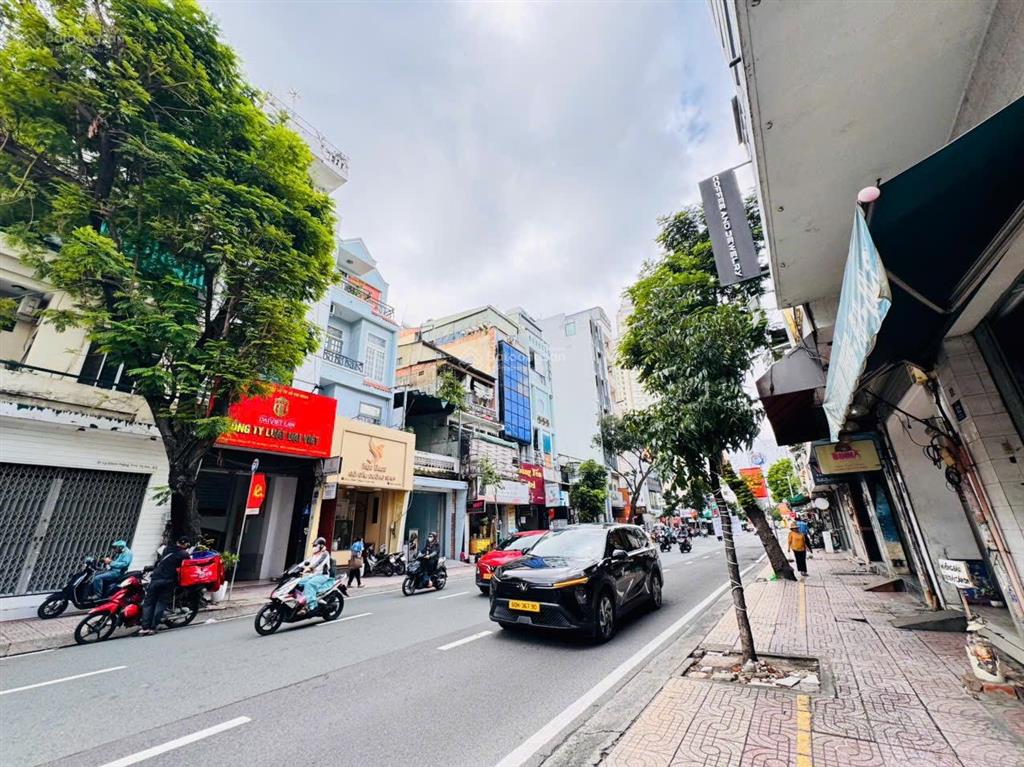 Quận 3bán nhà c4 mặt tiền lý chính thắngdt 170m2 ngang 6,3m nở hậu 7m*15mngay góc hai bà trưng