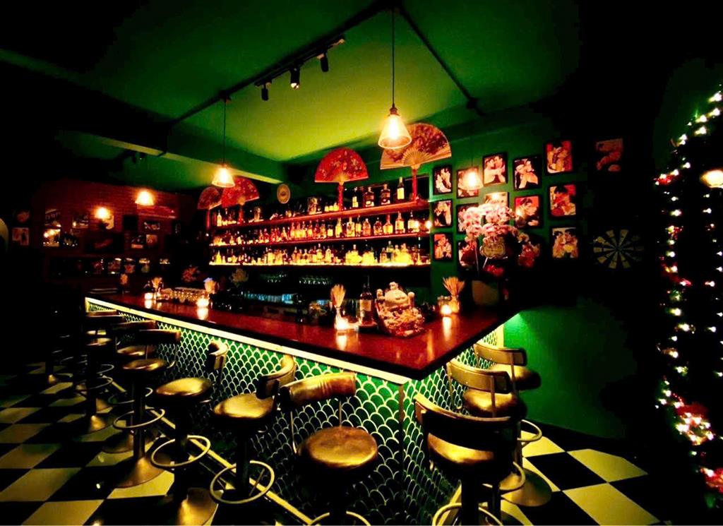 QUẬN 1: CHÍNH CHỦ 0938676685 BÁN NHÀ 2 TẦNG ĐANG KD BAR- MẶT TIỀN HXH NGUYẼN TRÃI- DT