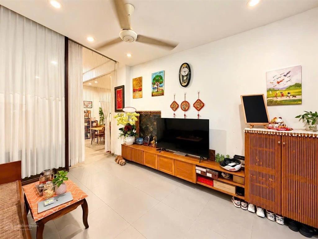 Quận 1 bán nhà 3t căn góc 3 mt hxh đinh tiên hoàng  108m2  8,2m*16,5m khai thác airbnb, homestay