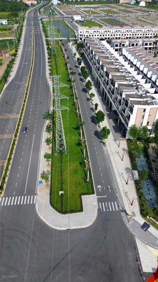 Hạ giá bán nền 100m2 gần trung tâm thương mại t@t, đường lớn, vị trí đẹp. 0936 777 ***