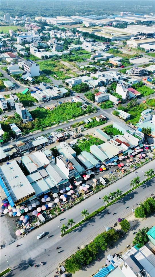 Bán nền đất gần chợ long hâu, vị trí kinh doanh đắc địa.  0936 777 ***