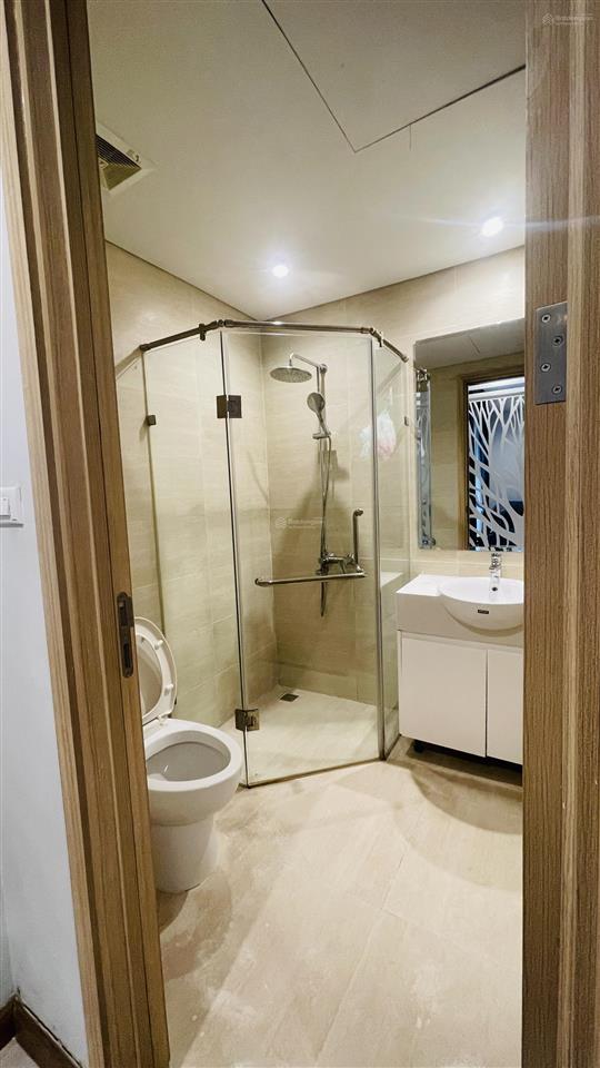 Cần bán nhanh căn 1 ngủ nhỏ bim 30 tầng toà b. tầng cao, ban công và phòng ngủ hướng đn mát mẻ