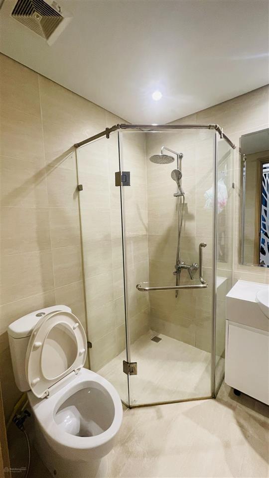 Cần bán nhanh căn 1 ngủ nhỏ bim 30 tầng toà b. tầng cao, ban công và phòng ngủ hướng đn mát mẻ