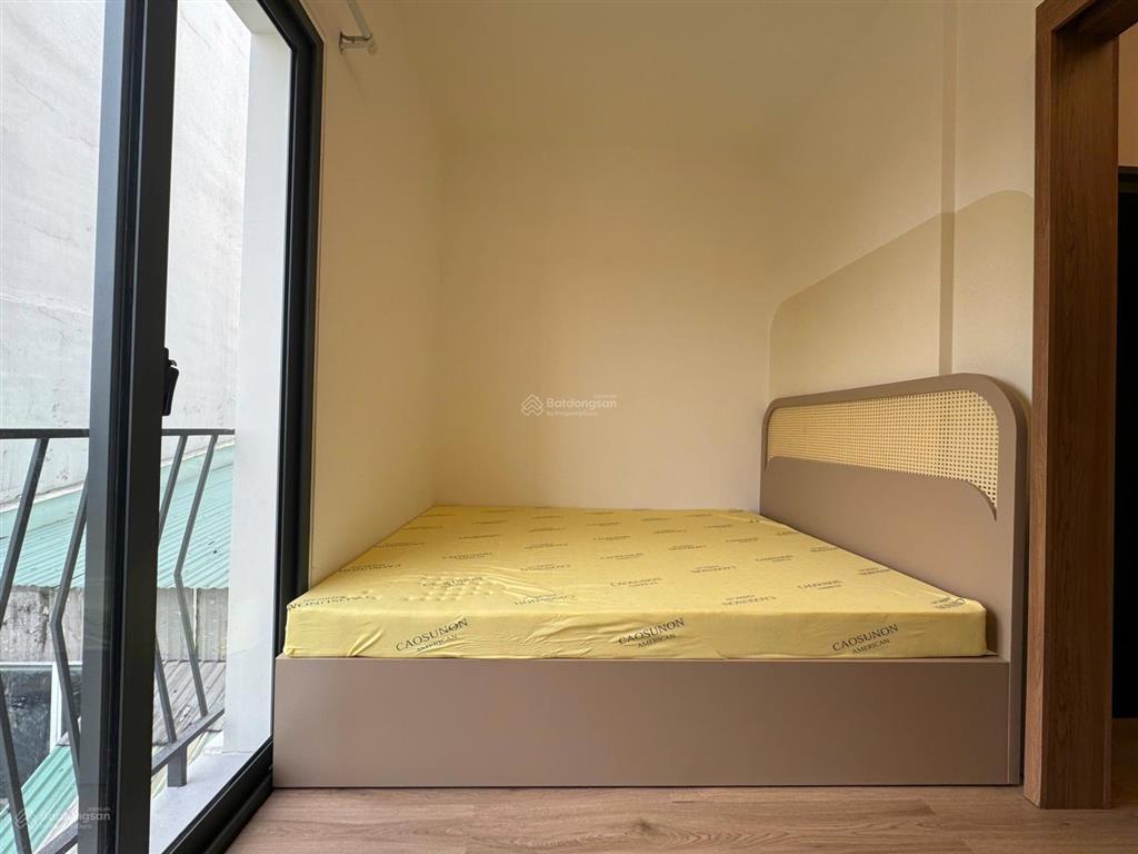 Căn hộ tách bếp 40m2 ban công full nội thất ngay ung văn khiêm gần ngã tư hàng xanh.  0931 896 ***