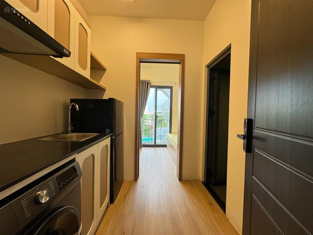 Căn hộ tách bếp 40m2 ban công full nội thất ngay ung văn khiêm gần ngã tư hàng xanh.  0931 896 ***