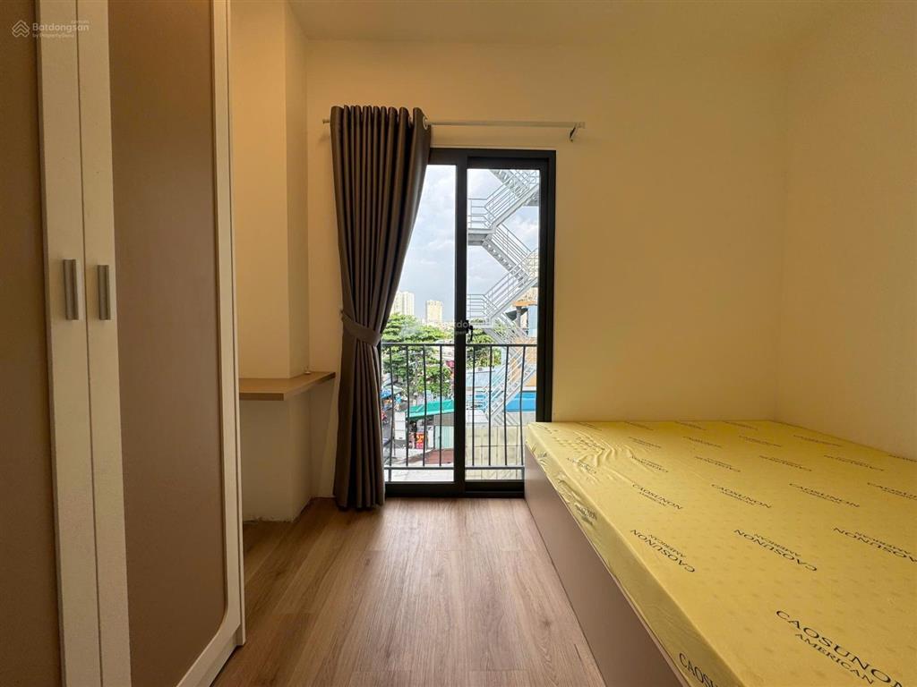 Căn hộ tách bếp 40m2 ban công full nội thất ngay ung văn khiêm gần ngã tư hàng xanh.  0931 896 ***