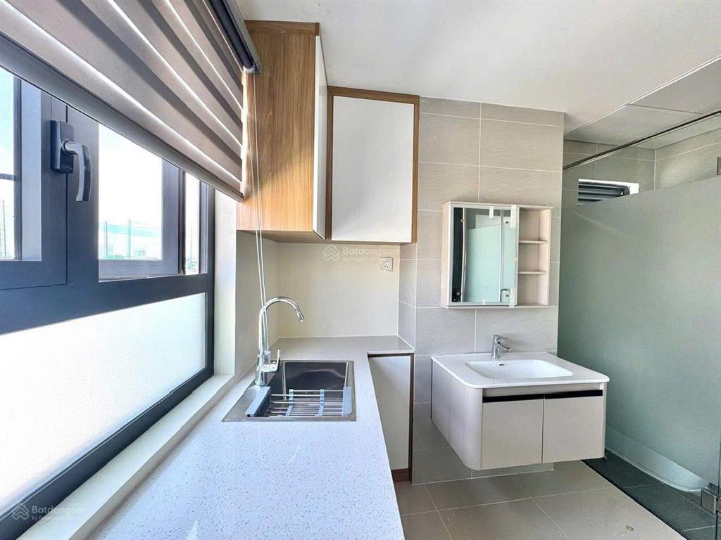 Cho thuê căn hộ 40m2 ung văn khiêm  bình thạnh ban công thoáng full nội thất gần hutech, uef