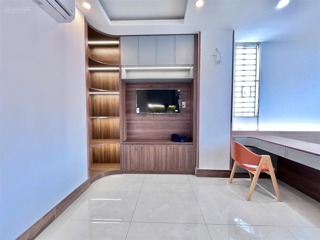 Cho thuê căn hộ 40m2 ban công thoáng full nội thất ngay khu phan xích long gần quận 1, quận 3