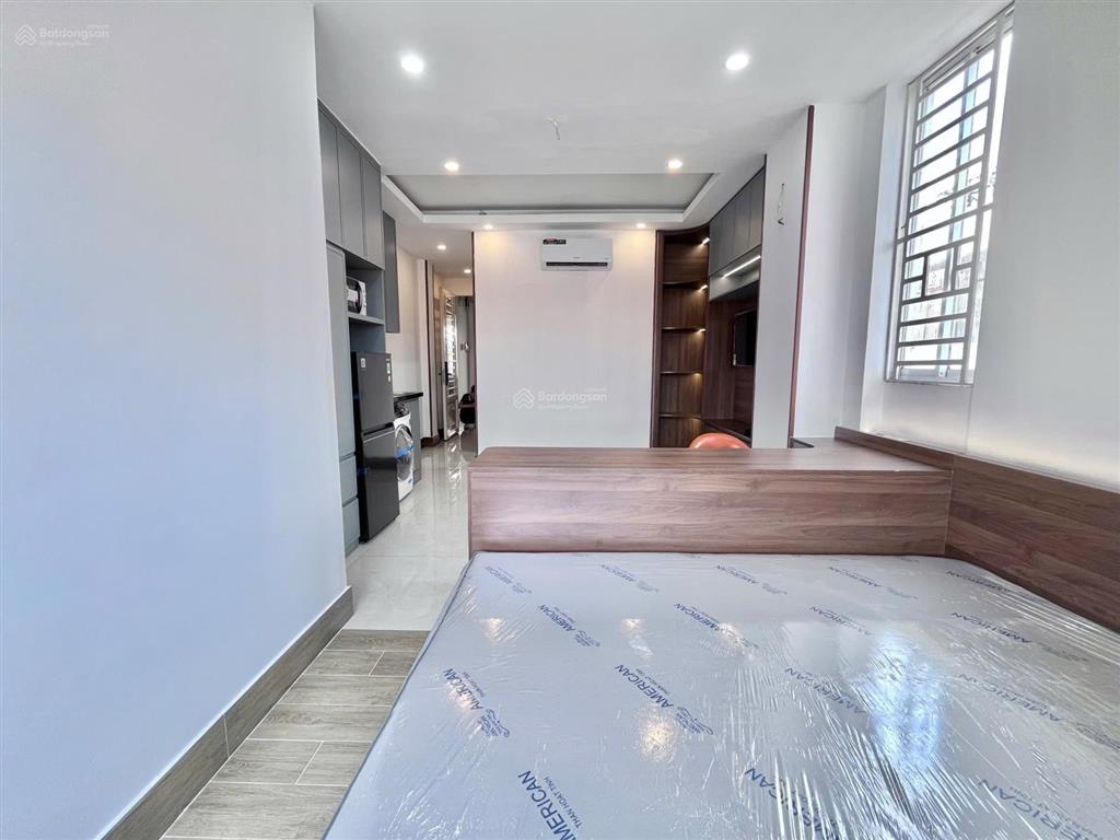 Cho thuê căn hộ 40m2 ban công thoáng full nội thất ngay khu phan xích long gần quận 1, quận 3