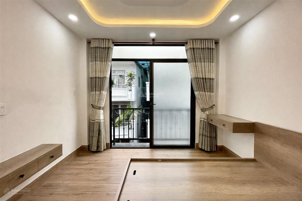 Cho thuê căn hộ studio 37m2 ban công thoáng full nội thất ngay nơ trang long, gần chợ bà chiểu