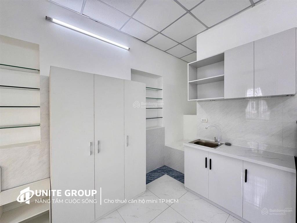 Cho thuê căn hộ mới 37m2 ban công thoáng full nội thất gần khu ẩm thực phan xích long sát quận 1