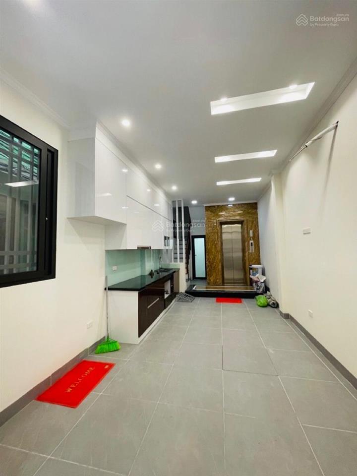 Hiếm! văn cao, ba đình 38,63m thang máy 8,8 tỷ, nhà đẹp ở luôn,