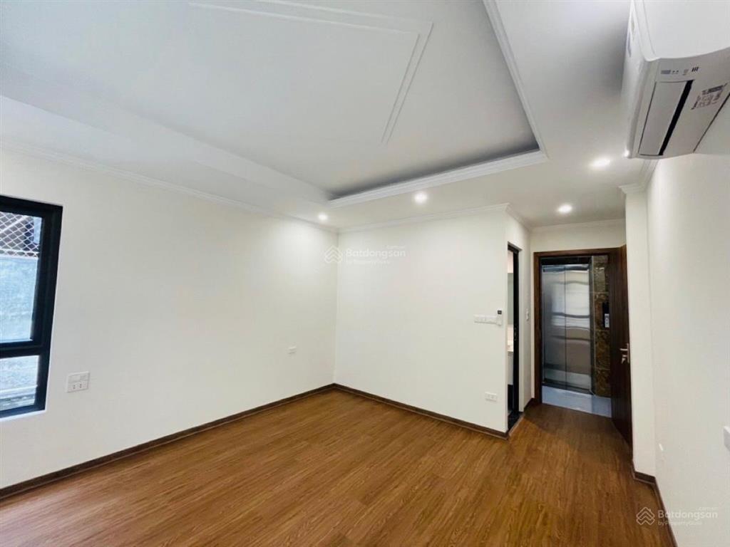 Hiếm! văn cao, ba đình 38,63m thang máy 8,8 tỷ, nhà đẹp ở luôn,