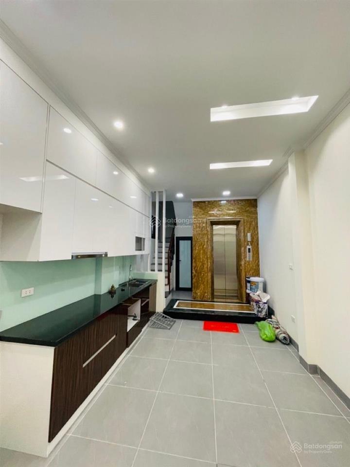 Hiếm! văn cao, ba đình 38,63m thang máy 8,8 tỷ, nhà đẹp ở luôn,