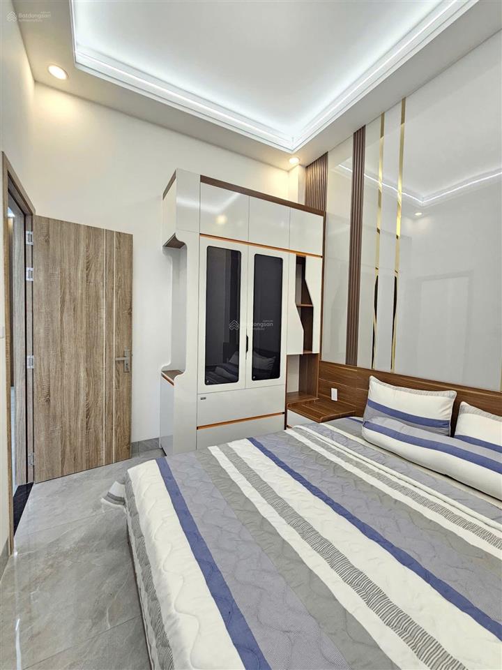 Do chuyển công tác, gia đình bán nhà giang văn minh kim mã ba đình 62.12m 4 tầng 7,76 tỷ tl