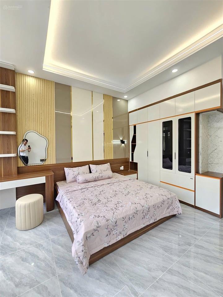 Do chuyển công tác, gia đình bán nhà giang văn minh kim mã ba đình 62.12m 4 tầng 7,76 tỷ tl
