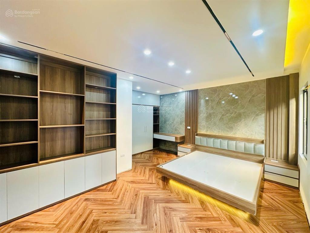 Tôn đức thắng đống đa 35m 6 tầng thang máy 8,9 tỷ nhà đẹp ở ngay