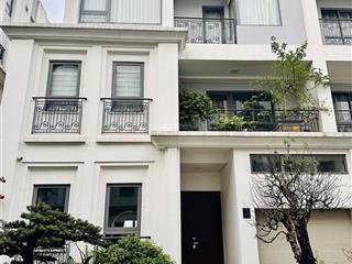 Tôi chính chủ cho thuê nguyên căn, full điều hoà rèm cửa, thang máy, giá 30tr, không qua môi giới.