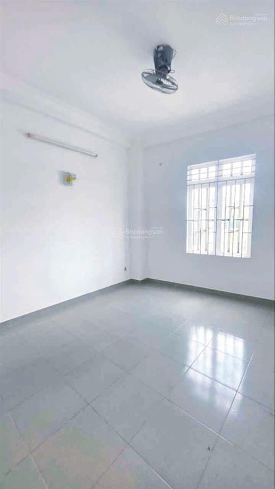 Nguyễn sơn  4 tầng  5pn  hẻm xe hơi thông  4x14m  giá 5.xt